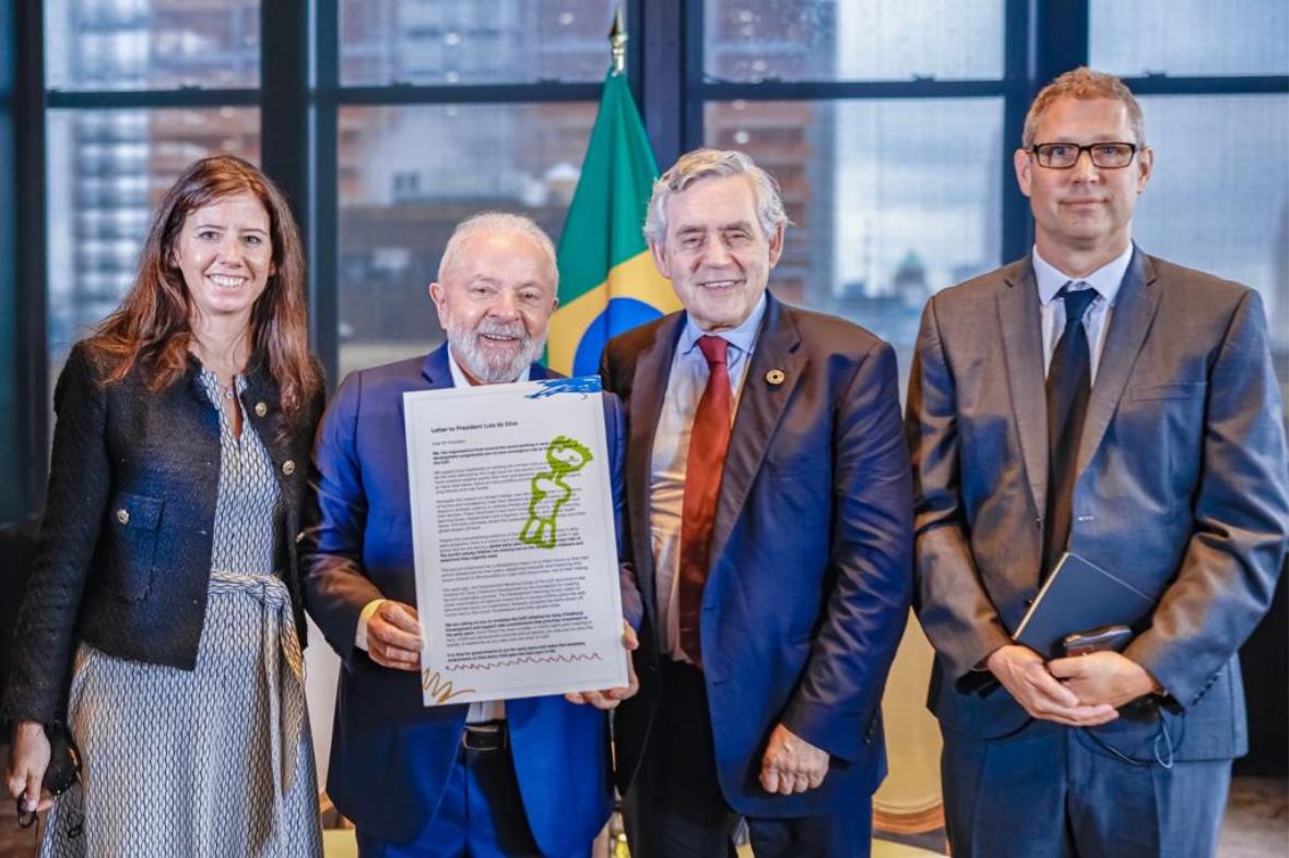 Luiz Inácio Lula da Silva meets Gordon Brown, Ben Hewitt and Christiane Cavaliere.
